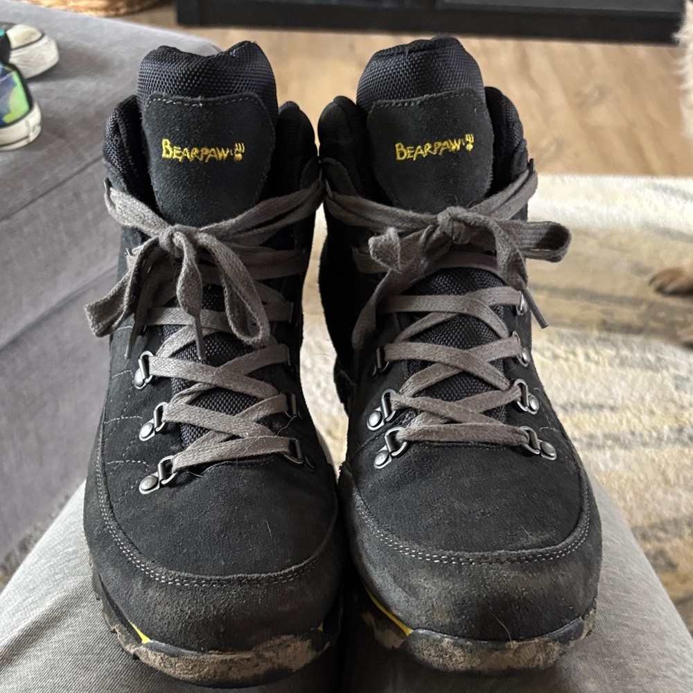BearPaw Women’s Size 11 Black and Gray Boots